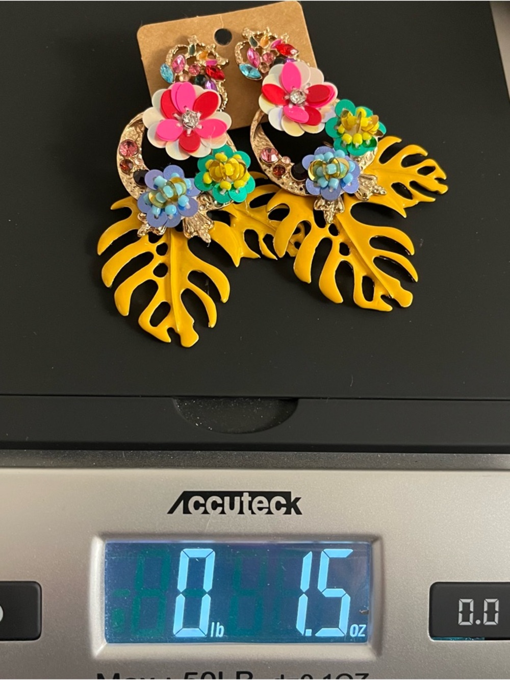 Lureme Gorgeous Colorful Sequin Flower Floral Leaf Stud Earrings women's jewelry - Picture 6 of 6